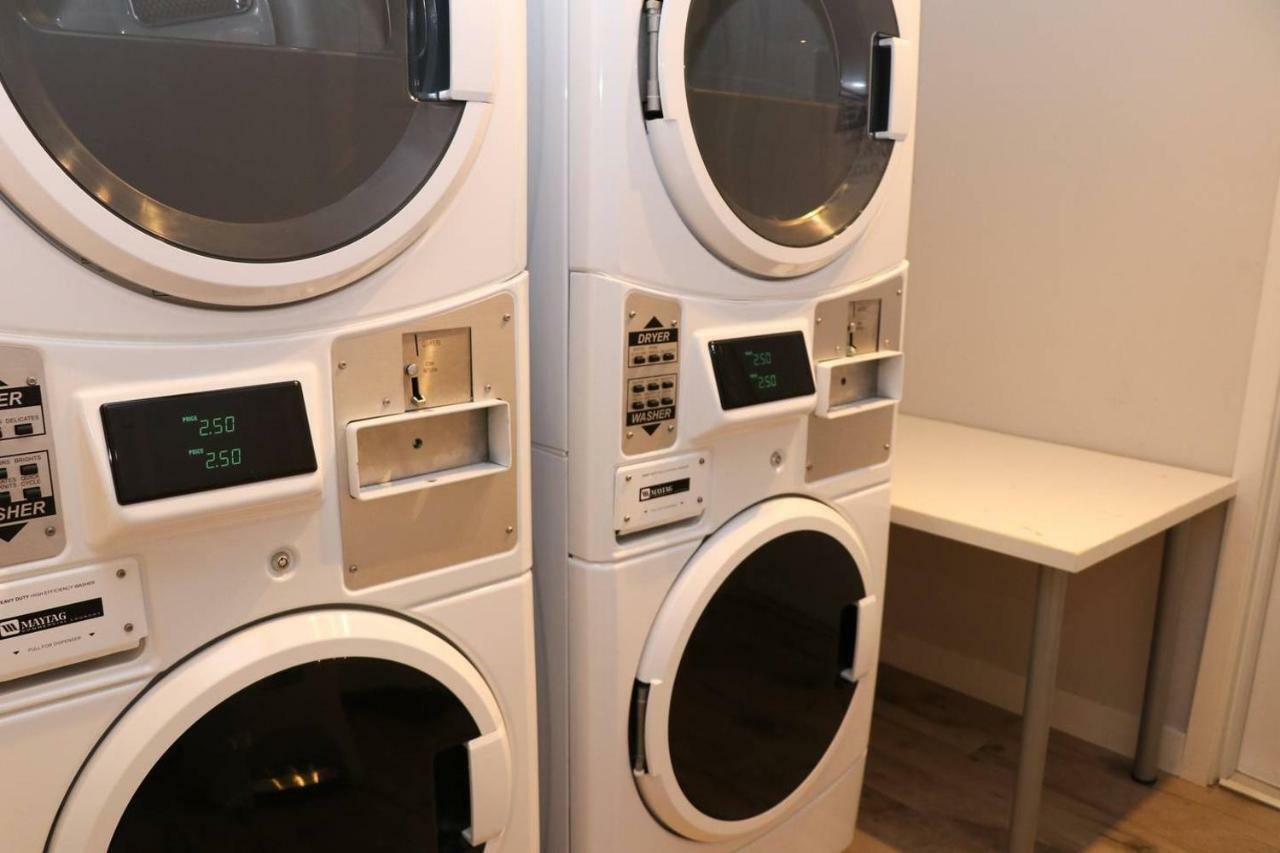 Stylish Studio In Brookline-5Min Train To Boston.. #2 Екстериор снимка
