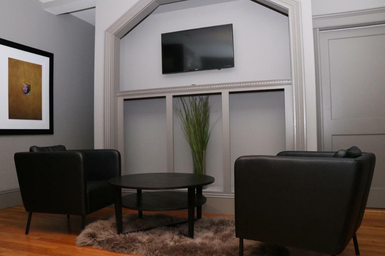 Stylish Studio In Brookline-5Min Train To Boston.. #2 Екстериор снимка